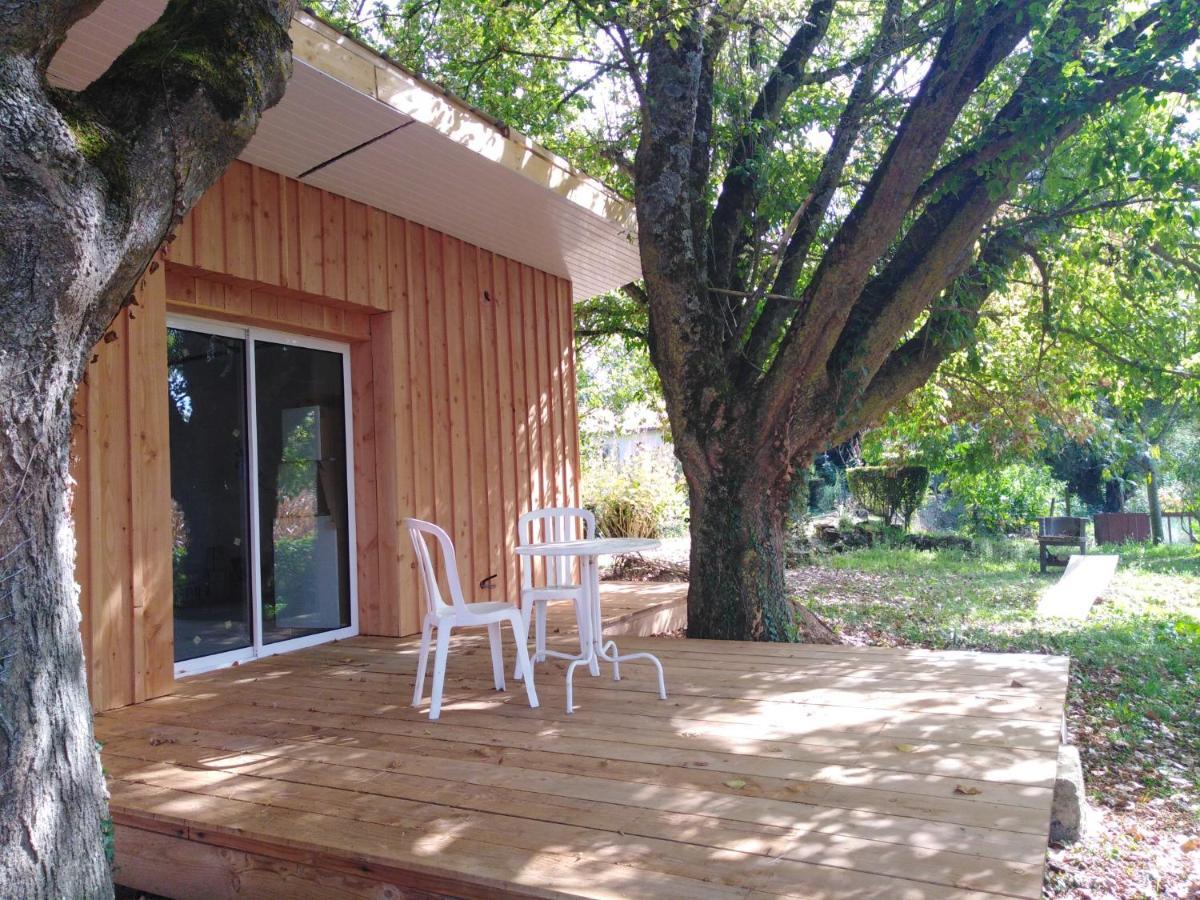 Le Chalet Du Bord De L'Eau Sainte-Terre Exterior photo