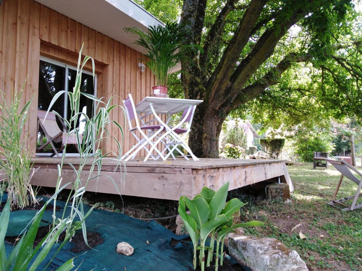 Le Chalet Du Bord De L'Eau Sainte-Terre Exterior photo